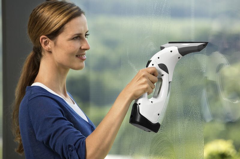 Потужний пилосос віконний акумуляторний Karcher WV 2 Premium : робоча ширина насадки 170 мм 280 мм 1.633-216.0 фото