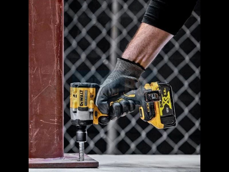 Професійний гайкокрут ударний акумуляторний безщітковий DeWALT DCF921E2T : з АКБ 2шт-18V 1.7Ah, 610 Hm (DCF921E2T) DCF921E2T фото