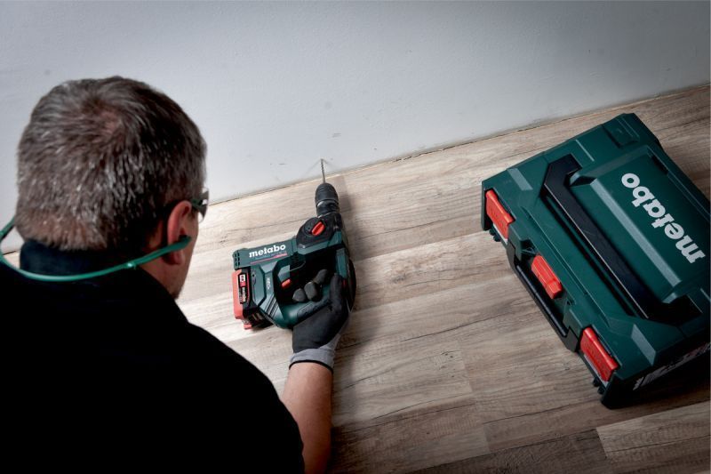 Потужний акумуляторний перфоратор Metabo Powermaxx BH 12 BL 16 : з АКБ 12V 2шт-4.0 Ач, 1.3 Дж (600207850) 600207850 фото
