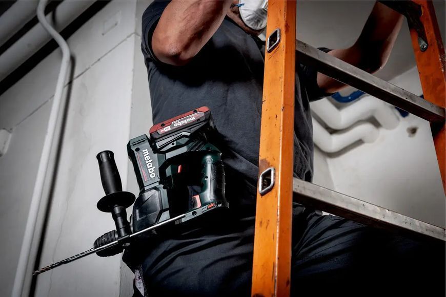 Потужний акумуляторний перфоратор Metabo Powermaxx BH 12 BL 16 : з АКБ 12V 2шт-4.0 Ач, 1.3 Дж (600207850) 600207850 фото