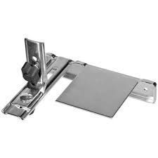 Професійний рубанок електричний Bosch PHO 3100 : 750 Вт, ширина/глибина обробки 82мм/0-3,1 мм (0603271100) 0603271100 фото