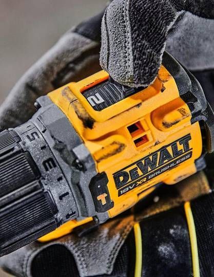 Професійний ударний дриль-шуруповерт акумуляторний DeWALT DCD796E1T : з АКБ 18V 1.7Ah, 70Нм (DCD796E1T) DCD796E1T фото