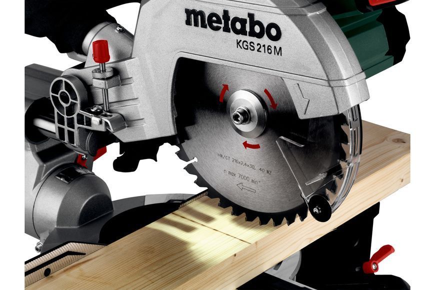 Професійна торцювальна пила з протяжкою Metabo KGS 216 M New: 1500 Вт, глибина різу 70мм, диск 216 x 30 мм, 5000об/хв,613216000 613216000 фото