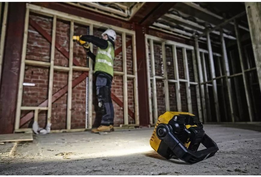 Професійний ліхтар світлодіодний акумуляторний DeWALT DCL077 : 12/18 V (без акума і зарядки) DCL077 фото