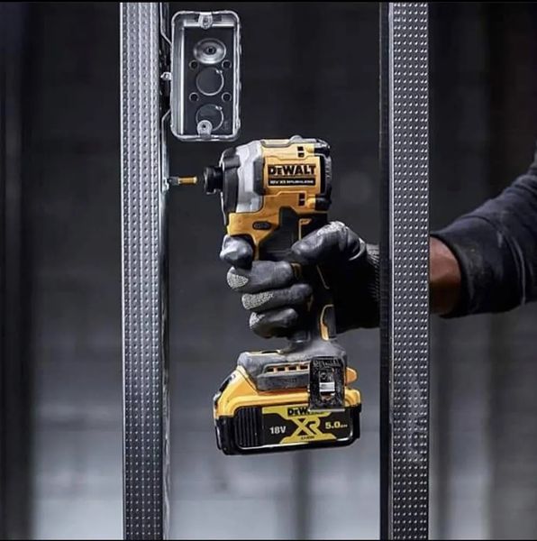 Шурупокрут ударний акумуляторний безщітковий DeWALT DCF850N DCF850N фото