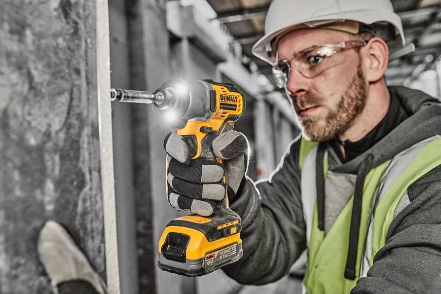 Професійний шурупокрут акумуляторний ударний безщітковий DeWALT DCF840N : без АКБ,1 &frasl; 4, 192Нм (DCF840N) DCF840N фото