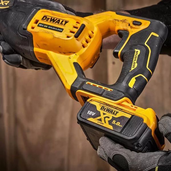 Пила шабельна акумуляторна DeWALT DCS382N : без АКБ, Li-Ion 18 В, 3200 об/хв DCS382N фото