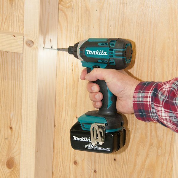 Потужний акумуляторний гвинтокрут Makita DTD 152 Z : без АКБ, 165 Нм, 1/4",щітковий (DTD152Z) DTD152Z фото