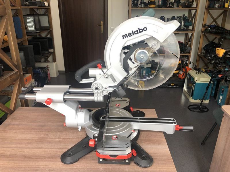 Пила торцювальна Metabo KGS 305 M (619305000) 619305000 фото
