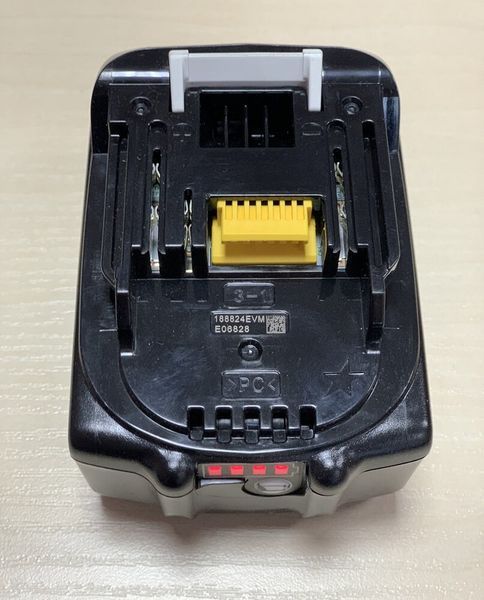 Професійний акумулятор Li-ion Makita 18 В LXT BL1830B (632G12-3) : 18V 3 Ah, вага 610 грам 632G12-3 фото