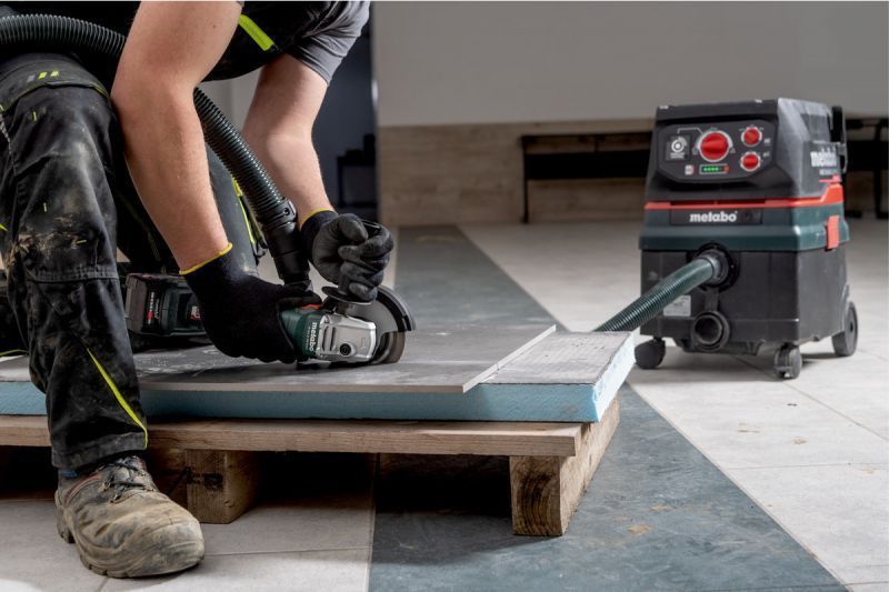 Потужна акумуляторна болгарка Metabo W 18 L 9-125 (602247510) 602247510 фото