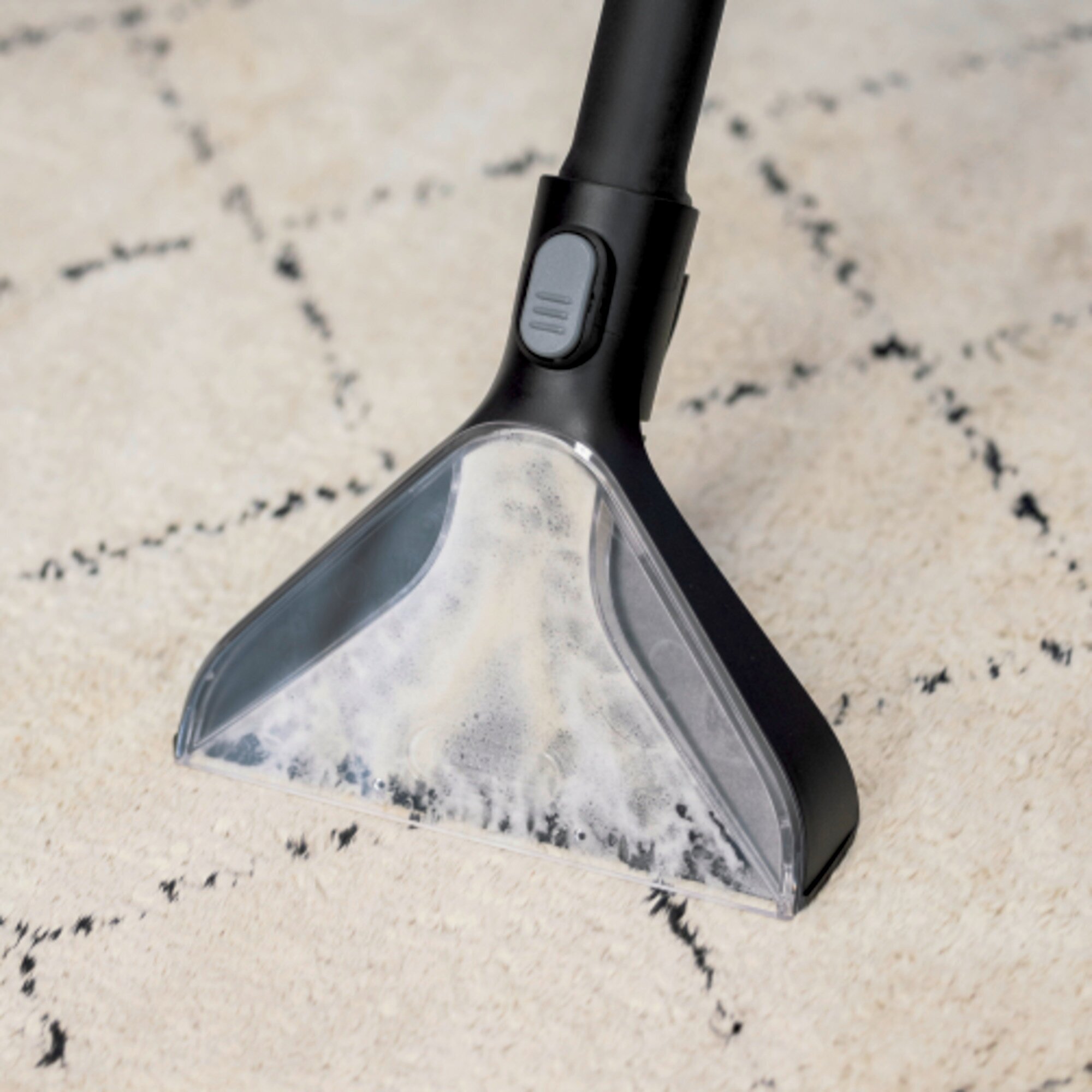Миючий пилосос SE 3 Compact Floor: Спеціально розроблене приладдя для комфортного глибокого очищення